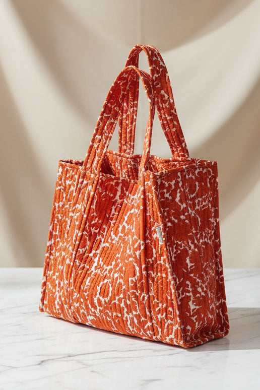 Sac cabas femme en coton matelassé imprimé à la main selon la technique du block print.