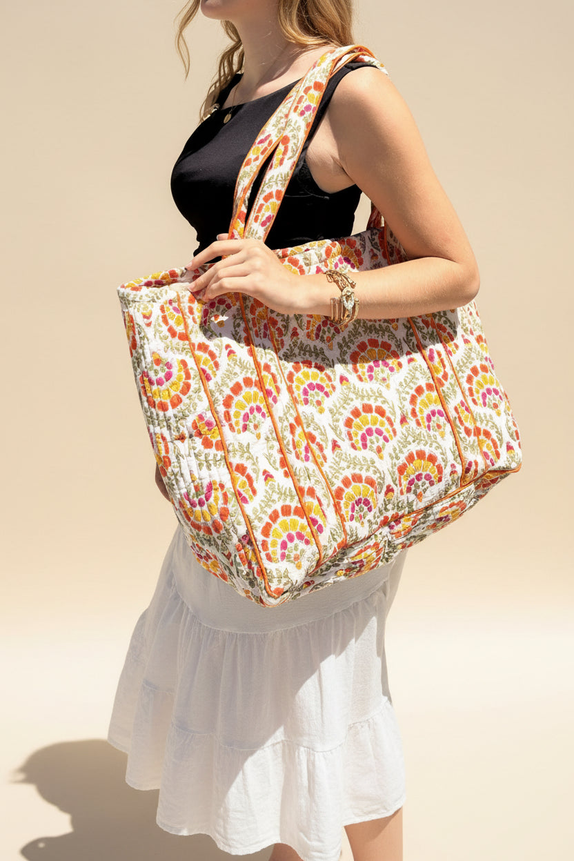Sac cabas femme en coton matelassé imprimé à la main selon la technique du block print.