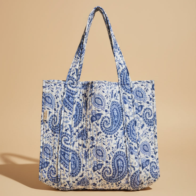 Sac cabas femme en coton matelassé imprimé à la main selon la technique du block print.