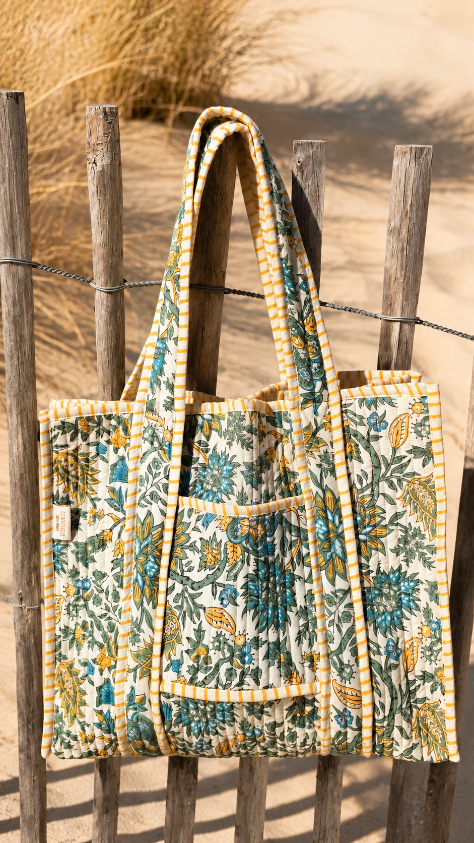 Sac cabas femme en coton matelassé imprimé à la main selon la technique du block print.