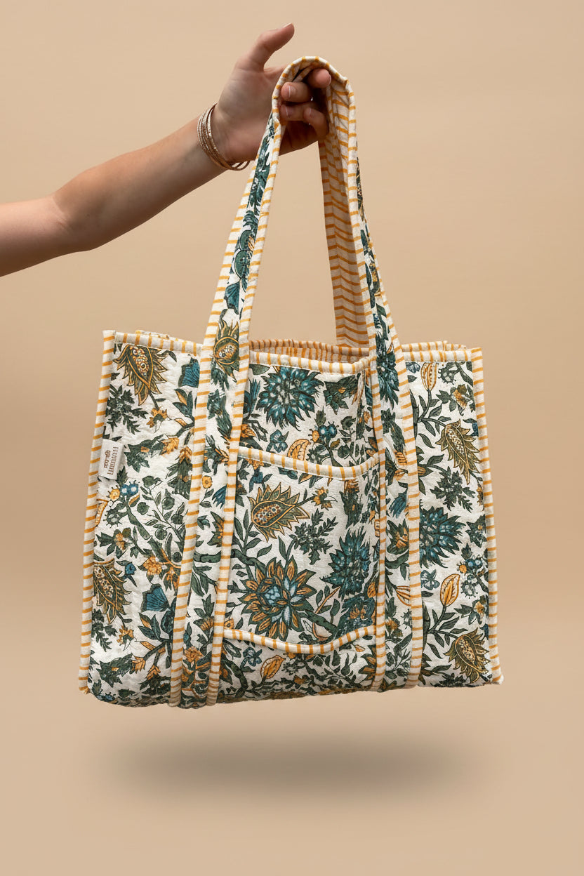 Sac cabas femme en coton matelassé imprimé à la main selon la technique du block print.