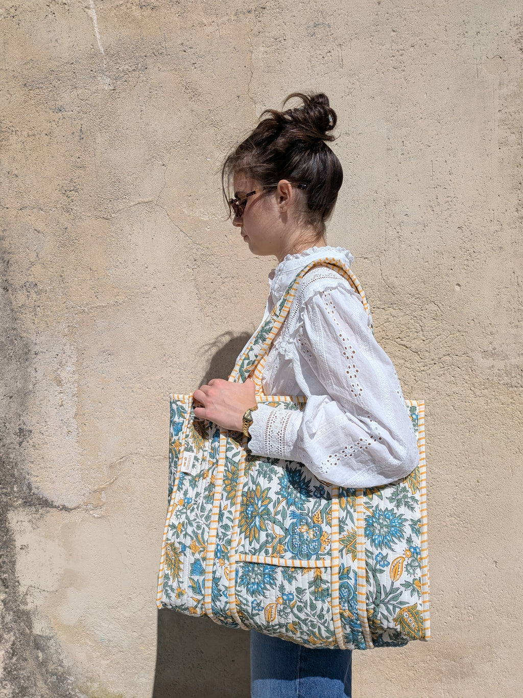 Sac cabas femme en coton matelassé imprimé à la main selon la technique du block print.