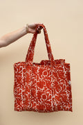 Sac cabas femme en coton matelassé imprimé à la main selon la technique du block print.