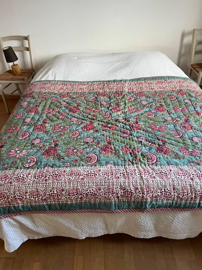 Dessus de lit Svatantrata